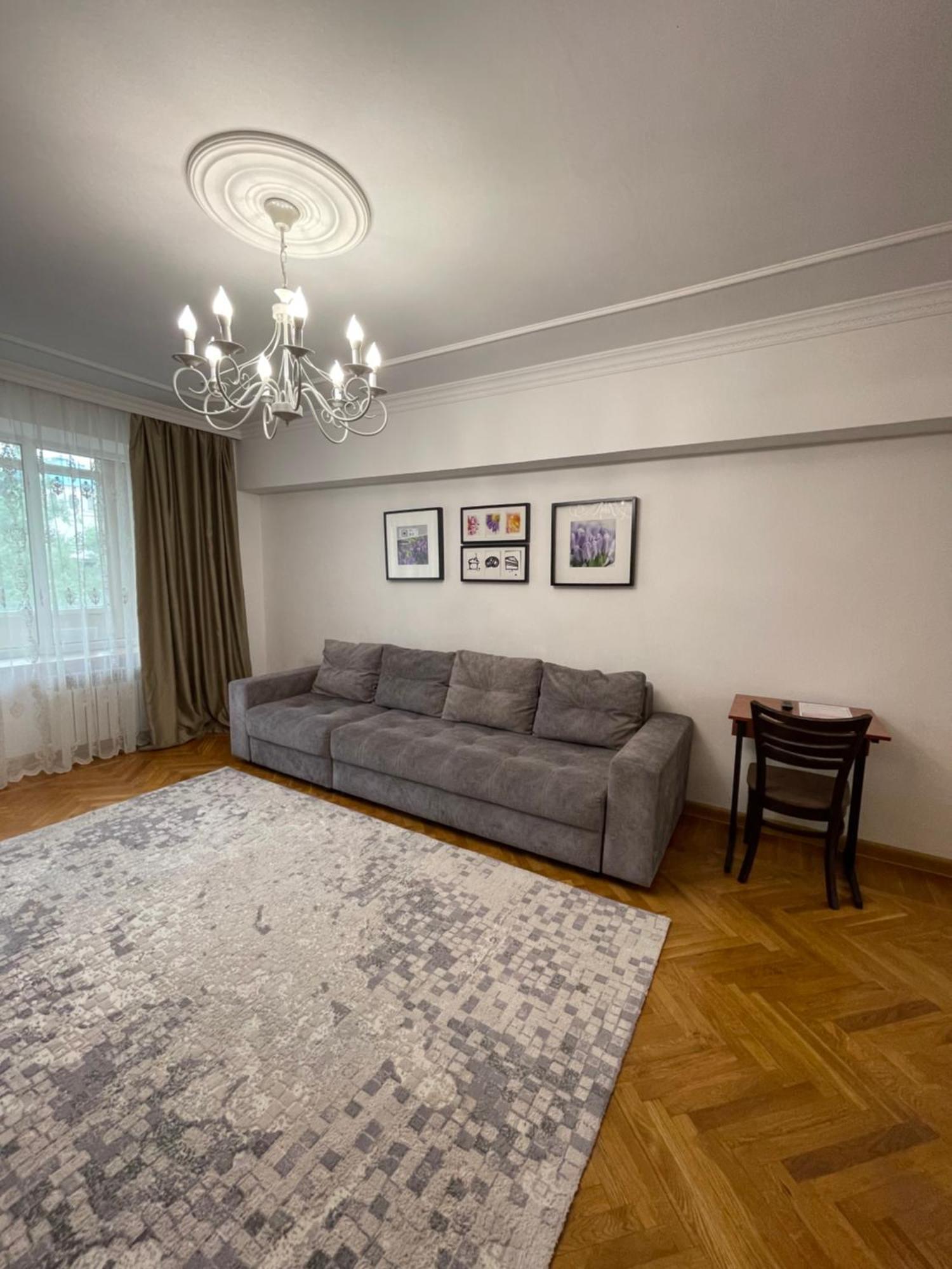 двухкомнатная на арбате Apartment *