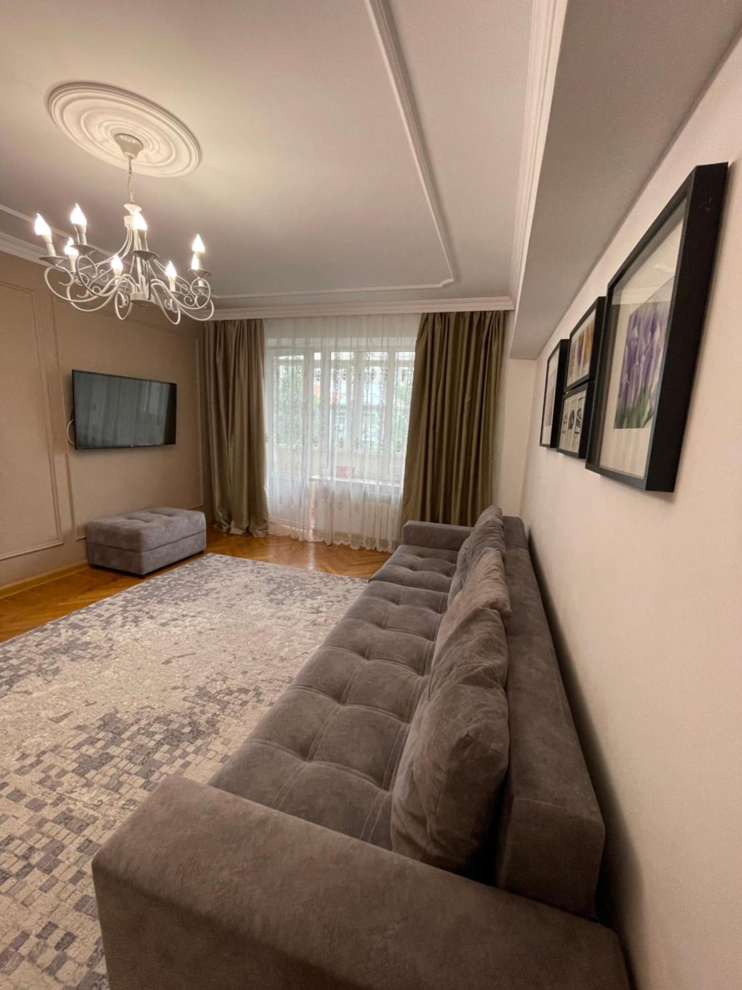 Apartment двухкомнатная на арбате Almaty