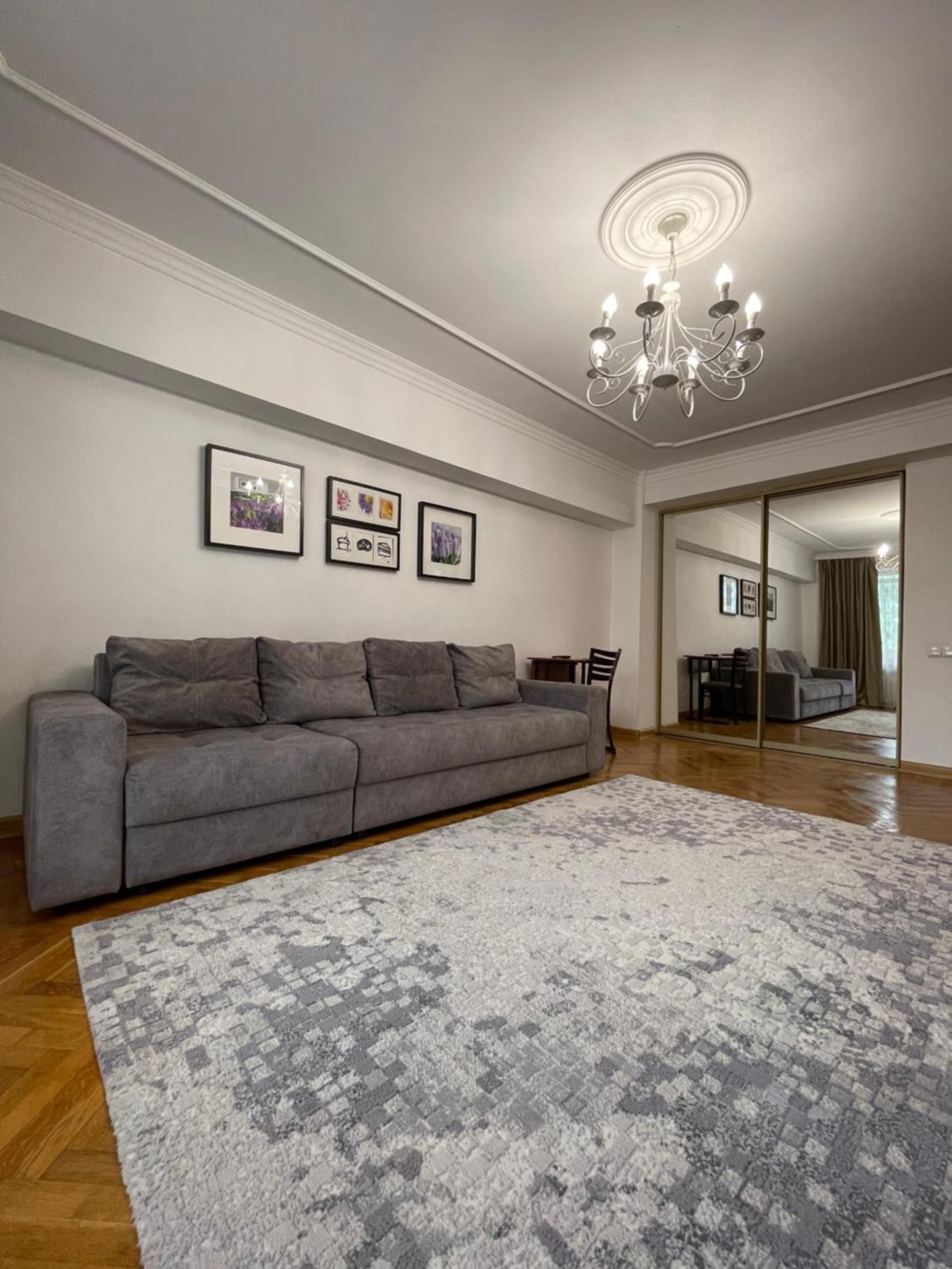 двухкомнатная на арбате Apartment